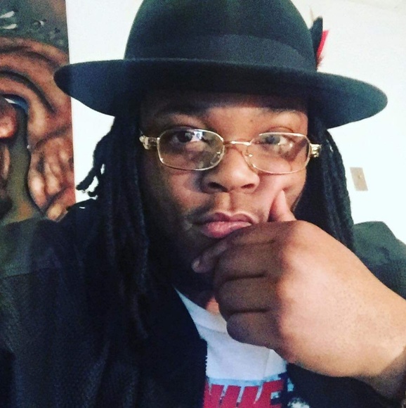 Meet your Posher, Robert - Picture 1 of 1